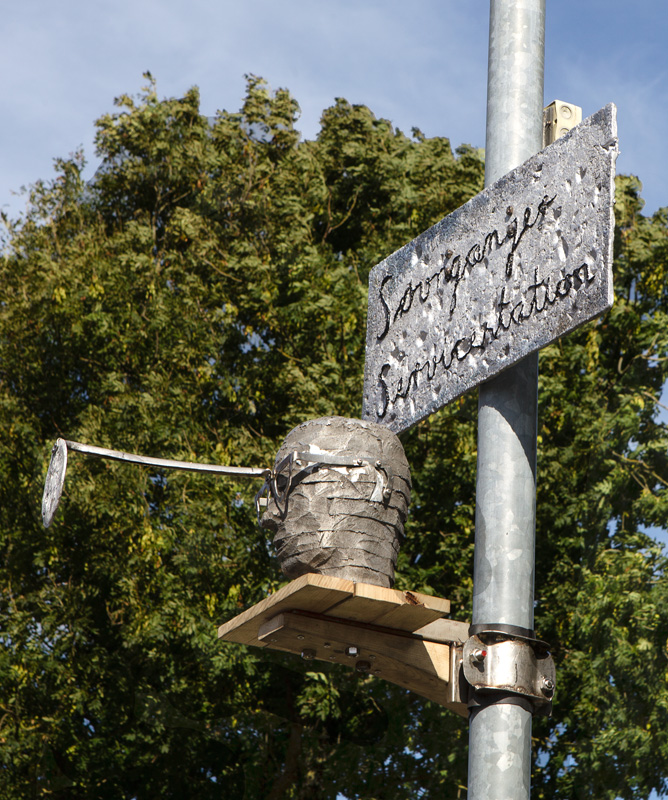 Sleepwalker Service-Station head and sign